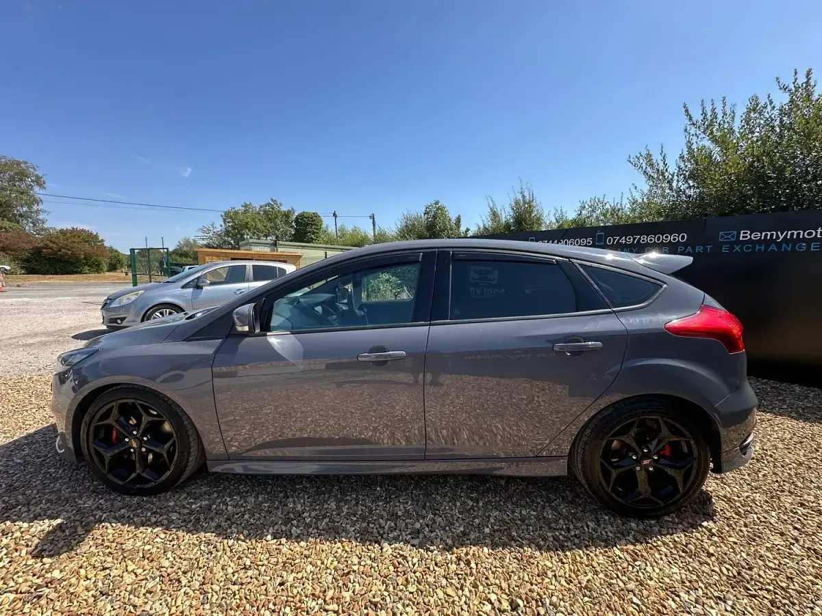 Used Ford Focus ST 185 HP (136 kW) 2015 Grey Hatchback