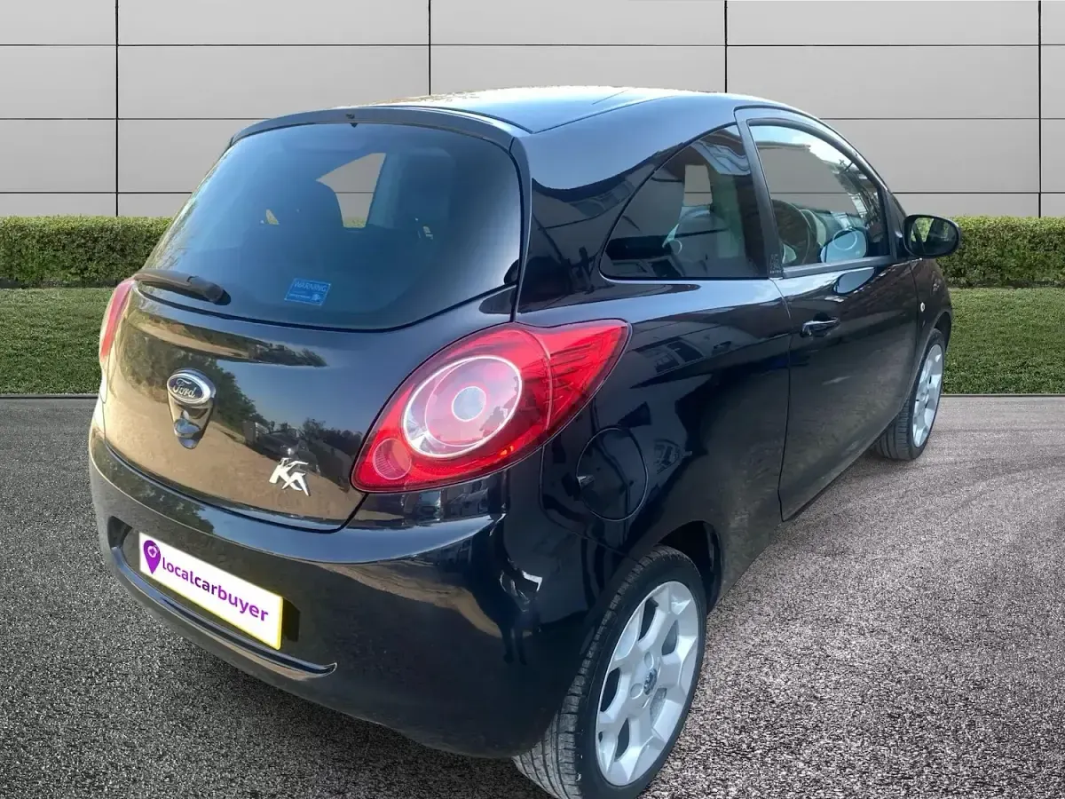 Used Ford Ka Zetec 69 HP (50 kW) 2015 Black Hatchback