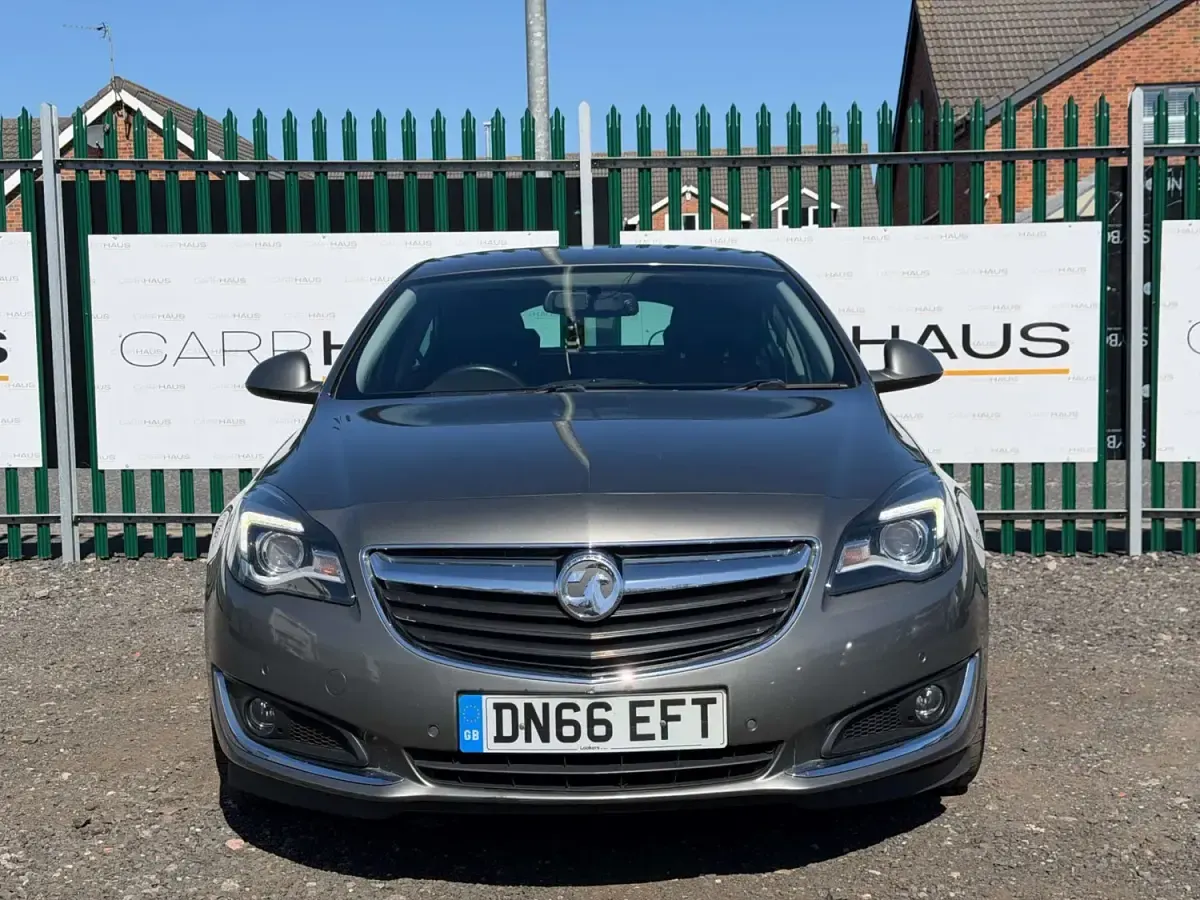 Second-hand Vauxhall Insignia SRi 140 CP (102 kW) 2016 Gri Hatchback