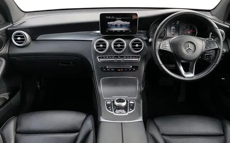 Used Mercedes GLC250 Premium 204 HP (150 kW) 2019 White SUV