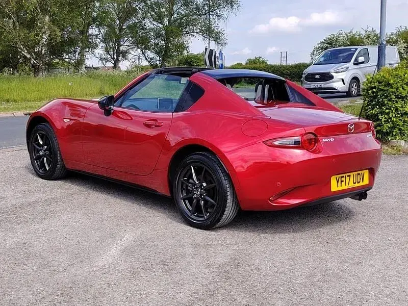 Używany Mazda MX5 Inclusive 131 KM (96 kW) 2017 Czerwony Kabriolet