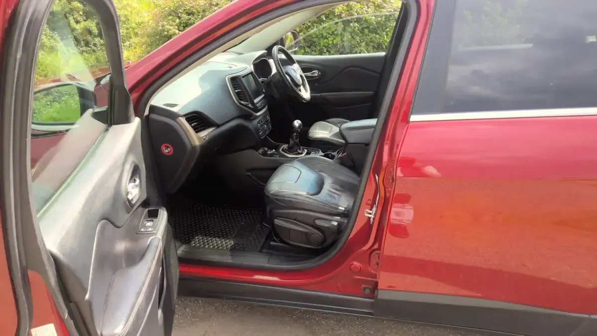 Usado Jeep Cherokee Limited 140 CV (102 kW) 2014 Rojo SUV