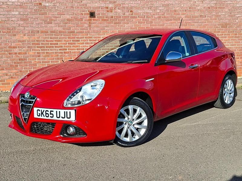 Used Alfa Romeo Giulietta Business 120 HP (88 kW) 2015 Red Hatchback