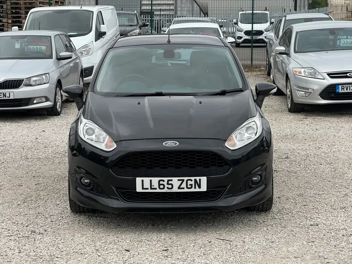 Used Ford Fiesta Sport 75 HP (55 kW) 2015 Black Hatchback