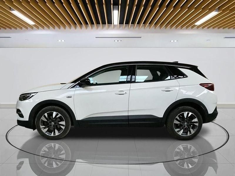 Used Vauxhall Grandland X Sport 130 HP (95 kW) 2019 White SUV