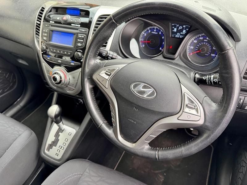 Used Hyundai ix20 Active 123 HP (90 kW) 2011 Silver Hatchback