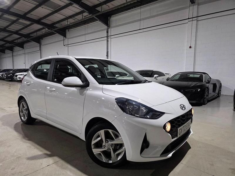 Used Hyundai i10 SE 67 HP (49 kW) 2022 White Hatchback