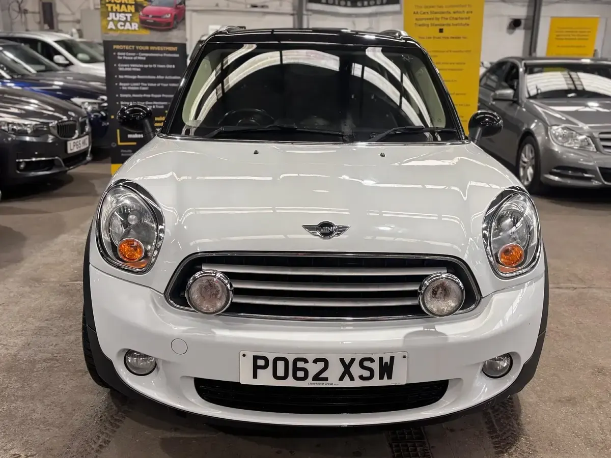 Used Mini Cooper D 2012 White Hatchback