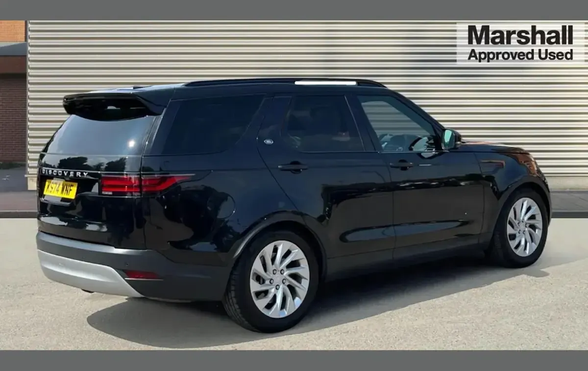Used Land Rover Discovery S 350 HP (257 kW) 2024 Santorini black metallic SUV