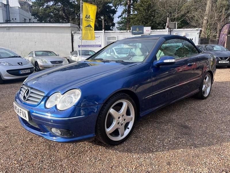Used Mercedes CLK320 Avantgarde 218 HP (160 kW) 2004 Blue Cabriolet