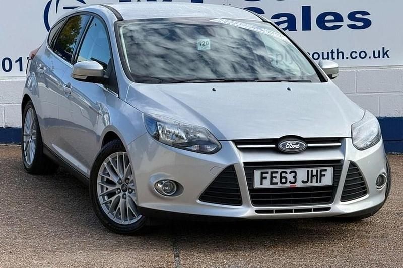 Used Ford Focus Zetec 115 HP (84 kW) 2013 Silver Hatchback