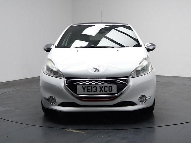 Used Peugeot 208 GTi 200 HP (147 kW) 2013 White Hatchback