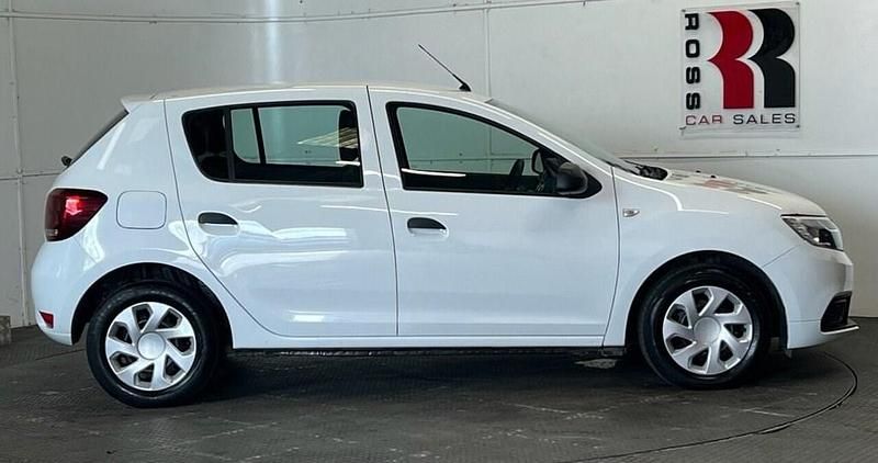 Used Dacia Sandero Essentiel 95 HP (69 kW) 2019 White Hatchback