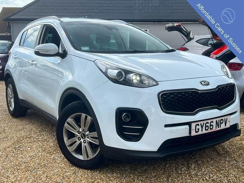 White Used 2016 Kia Sportage 2 SUV | £8,695 (Fair price) - Image 1/3