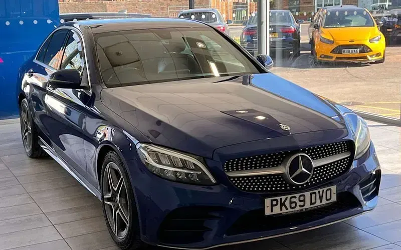Usado Mercedes C220 AMG line 194 HP (142 kW) 2019 Sedan