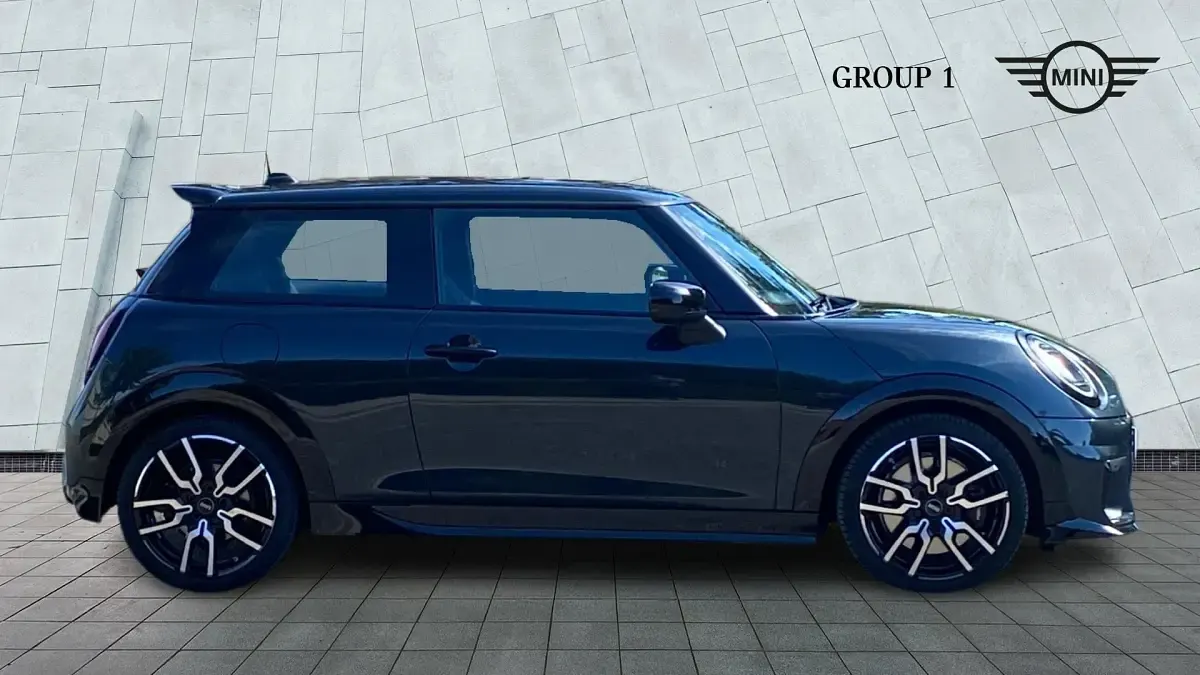 Used Mini Cooper Hatch 113 kW (154 HP) 2025 Grey Hatchback