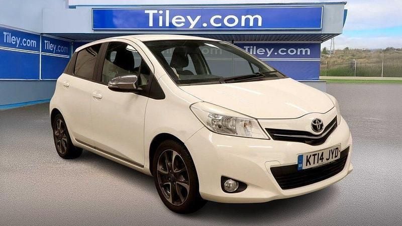 Used Toyota Yaris Trend 99 HP (72 kW) 2014 White Hatchback