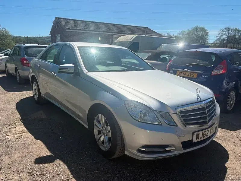 Usado Mercedes E220 SE 2013 Prateado Sedan