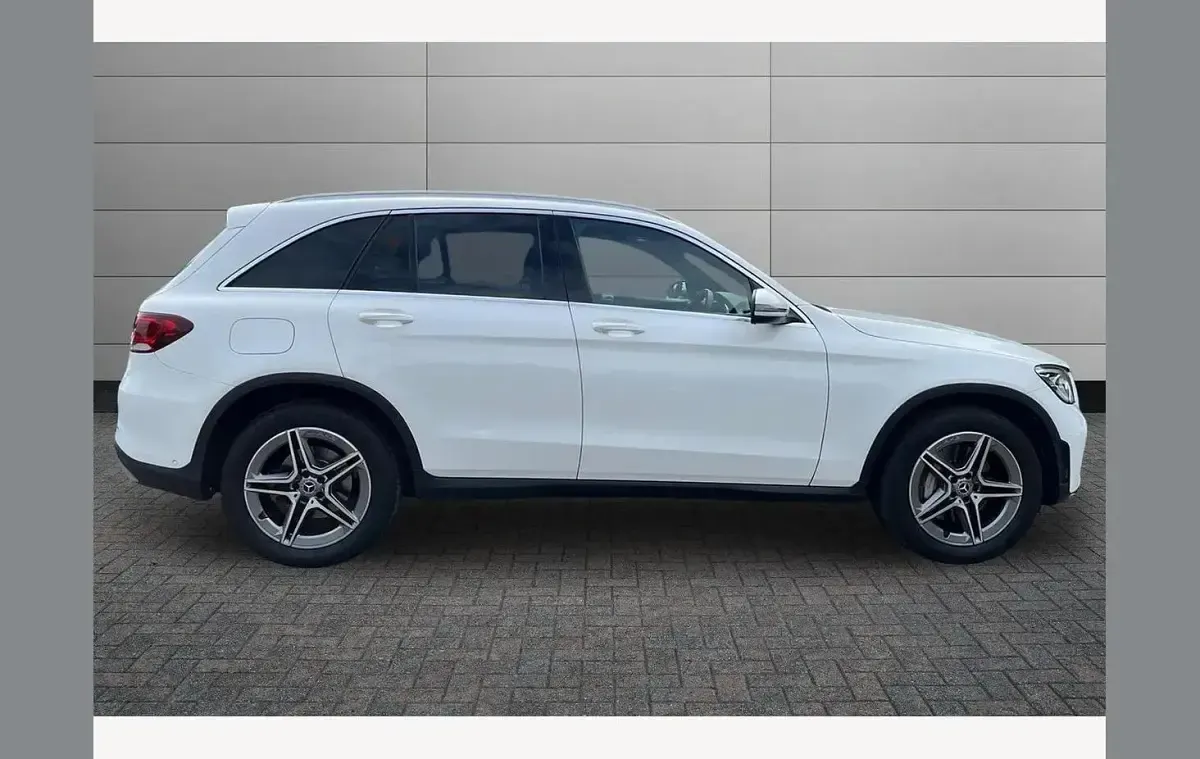 Usado Mercedes GLC220 AMG line 191 HP (140 kW) 2020 Branco SUV