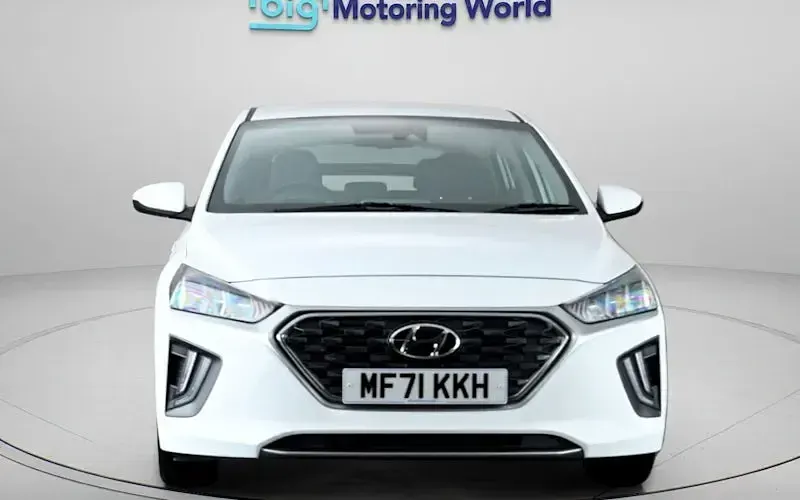 Used Hyundai Ioniq Premium 141 HP (103 kW) 2021 White Hatchback