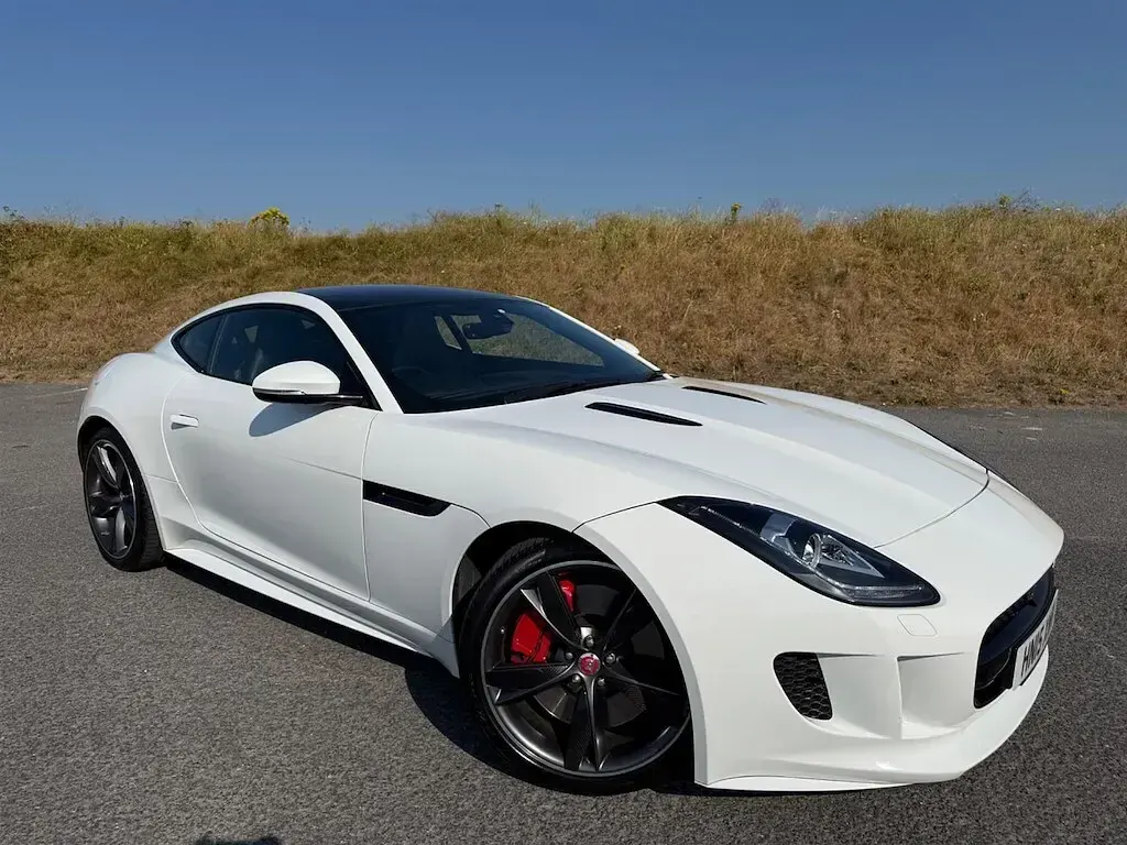 Used Jaguar F-Type Supercharged 380 HP (279 kW) 2015 White Coupe