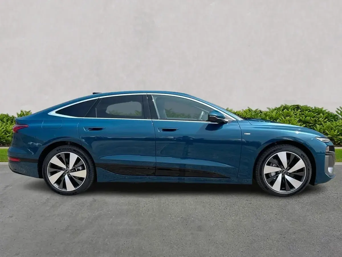 New Audi A6 e-tron S-Line 269 kW (367 HP) 2025 Blue Hatchback