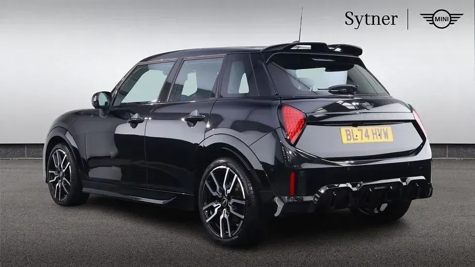 Used Mini Cooper S Hatch 201 HP (147 kW) 2024 Black Hatchback