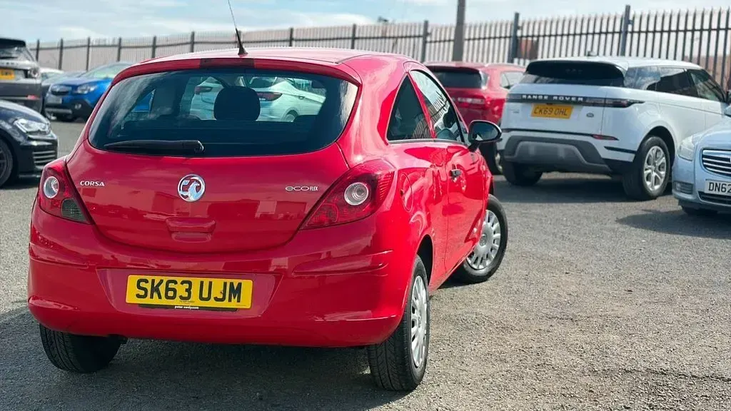 Used Vauxhall Corsa S 65 HP (47 kW) 2013 Red Hatchback