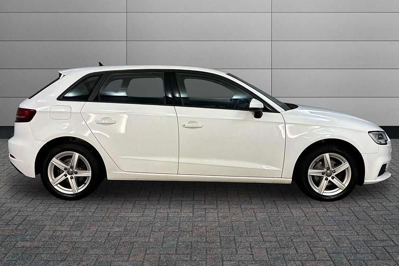Used Audi A3 113 HP (83 kW) 2019 White Sedan