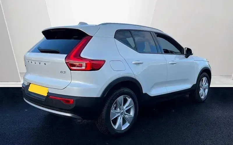 Used Volvo XC40 Core 163 HP (119 kW) 2026 White SUV