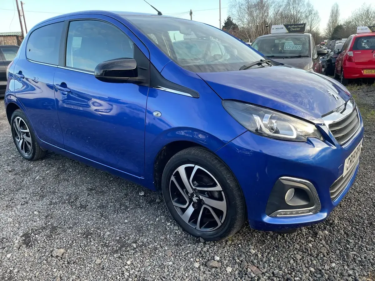 Begagnad Peugeot 108 Allure 72 HK (52 kW) 2019 Blå Halvkombi