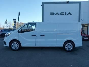 New Renault Trafic 2025 Solid  glacier white MPV