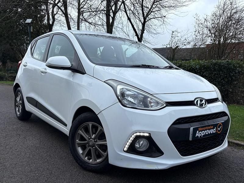 Used Hyundai i10 Premium 2015 White Hatchback