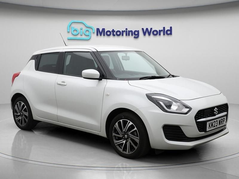 White Used 2023 Suzuki Swift SZ-L Hatchback | £12,600 (Fair price) - Image 1/4