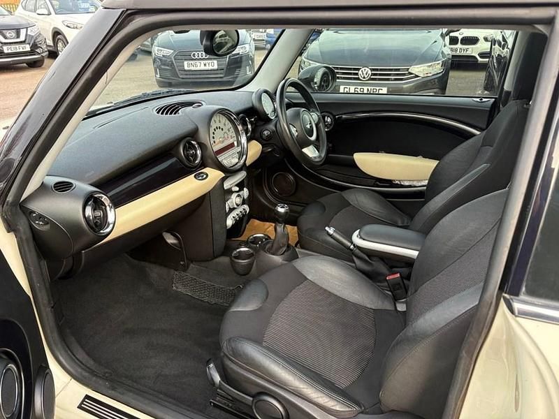Begagnad Mini Cooper S Hatch 2008 Vit Halvkombi