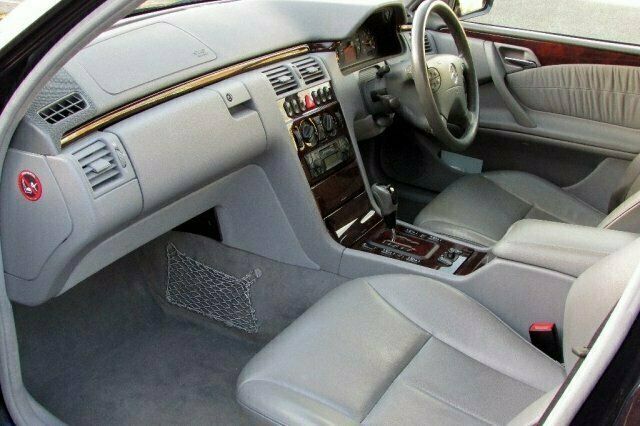 Used Mercedes E320 2000 Sedan