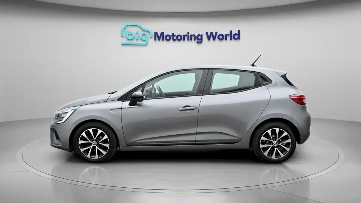 Used Renault Clio Evolution 90 HP (66 kW) 2023 Hatchback
