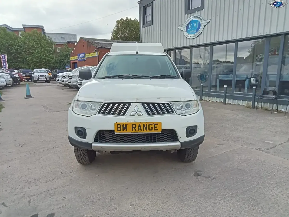 Used Mitsubishi L200 134 HP (98 kW) 2012 White Pickup