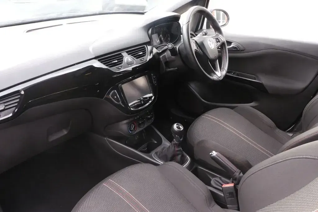 Used Vauxhall Corsa SRi 2015 White Hatchback