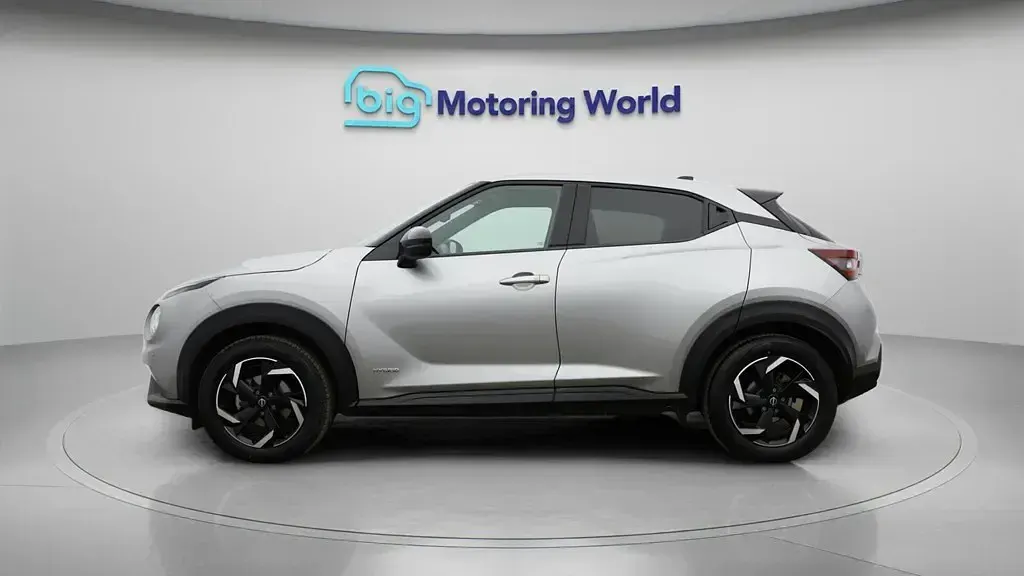 Usado Nissan Juke N-Connecta 143 HP (105 kW) 2023 Prateado SUV