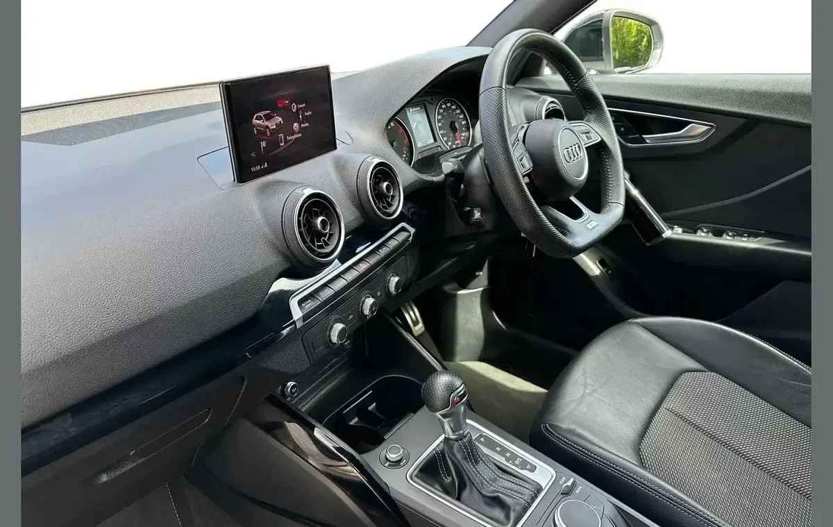 Used Audi Q2 Black Edition 147 HP (108 kW) 2019 White SUV