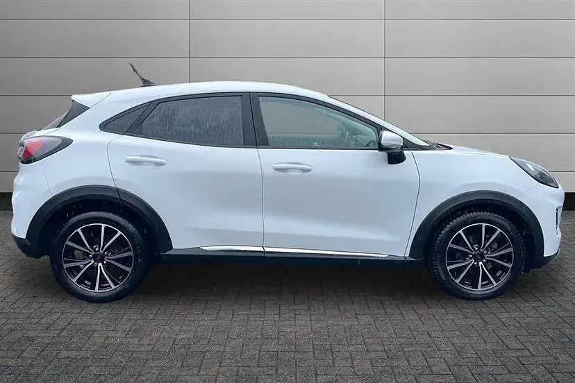 Used Ford Puma Titanium 125 HP (91 kW) 2021 Frozen white SUV
