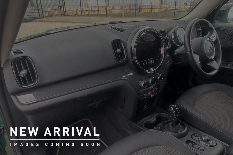 Usado Mini Cooper Countryman Classic 134 CV (98 kW) 2022 Verde SUV