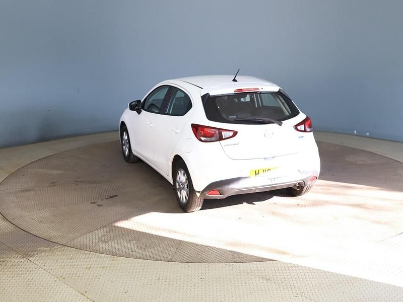 Used Mazda 2 75 HP (55 kW) 2018 White Hatchback