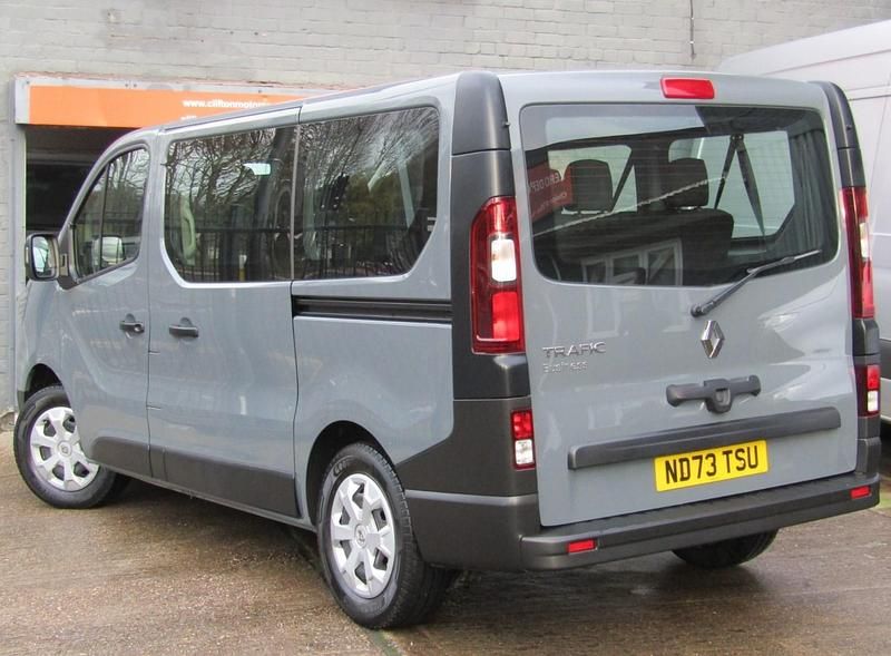 Used Renault Trafic Business 2023 Grey MPV