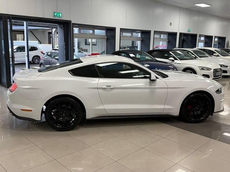 Usado Ford Mustang Fastback 290 CV (213 kW) 2019 Blanco Coupe