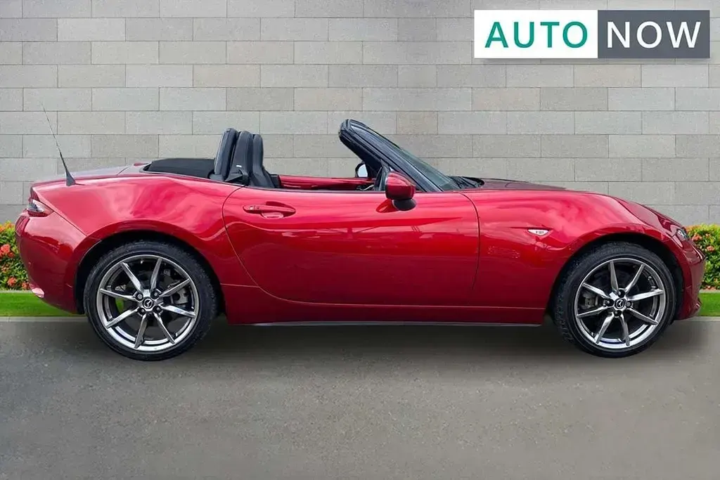 Used Mazda MX5 Inclusive 184 HP (135 kW) 2022 Red Cabriolet