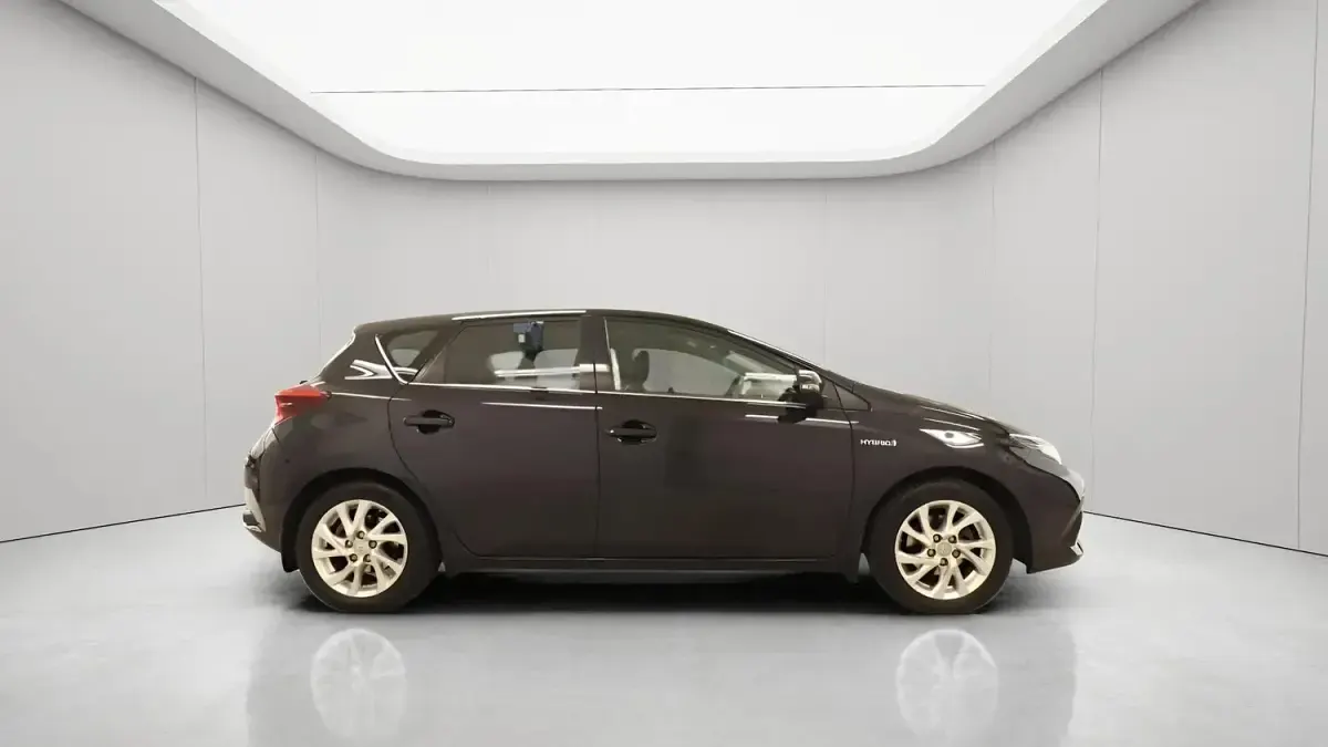 Used Toyota Auris Hybrid 2018 Black Hatchback
