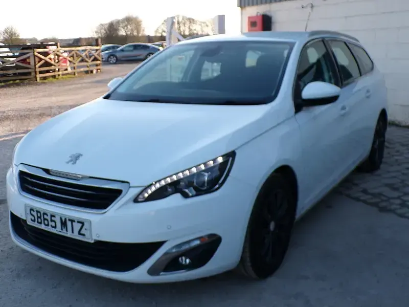 Used Peugeot 308 Allure 2015 White Estate