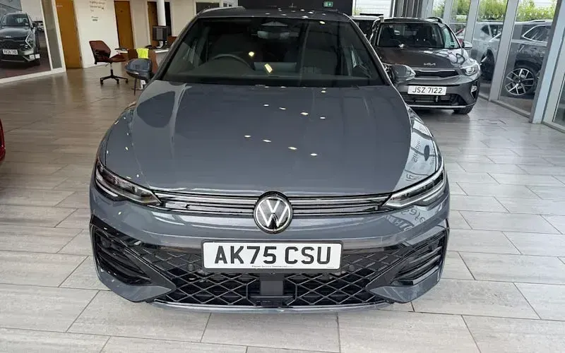 Begagnad VW Golf VIII R-line 150 HK (110 kW) 2026 Halvkombi